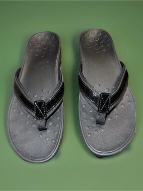 Vionic High Tide Thong Patent Trim Sandal Women's Size 9 GUC!